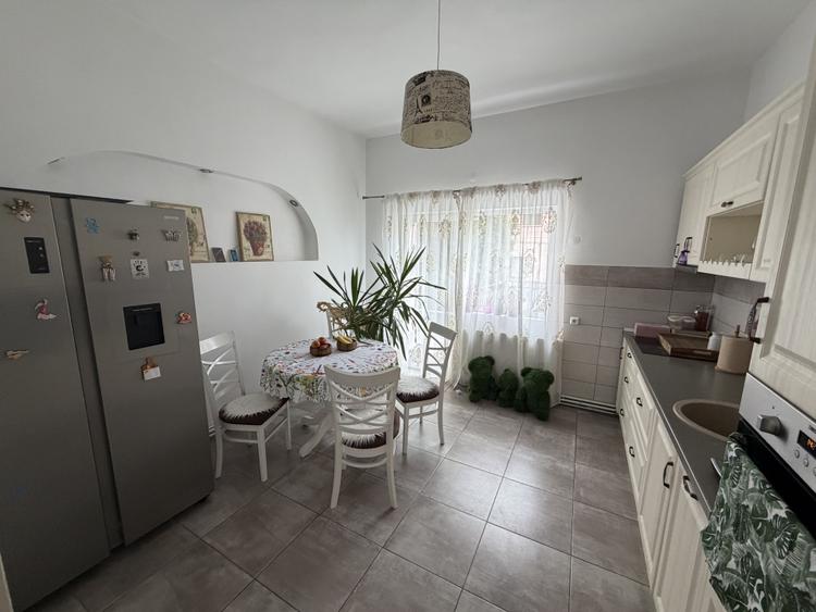 Duplex 3 camere | 136 MP | 323 MP teren | Zona SCHIT