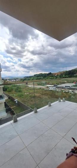 3 camere l 2 bai l Parcare l Balcon l Floresti