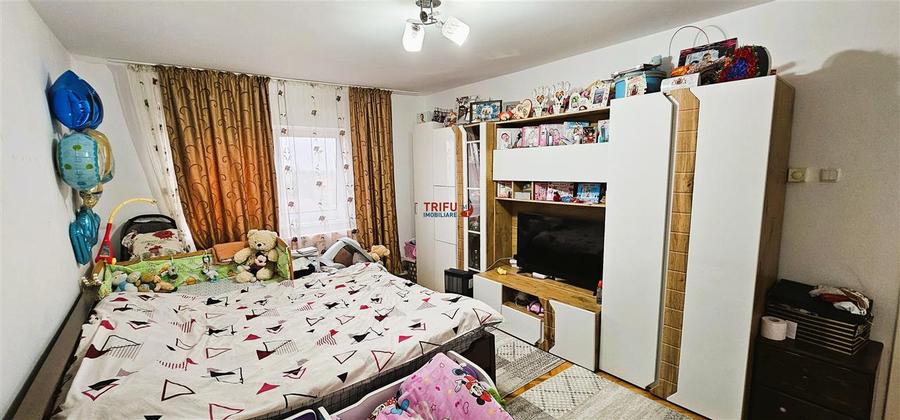 Apartament de vanzare cu 2 camere etaj intermediar