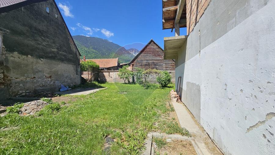 Proprietate unică | Teren 1.157 mp |Multiple clădiri | Centru Zărnești - 21