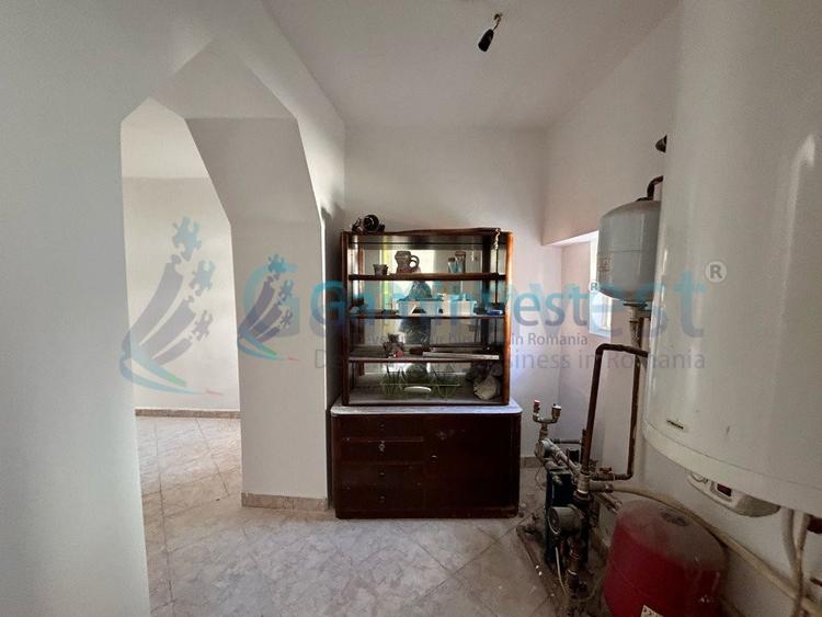 Apartament cu 3 camere de vanzare, Oradea, zona ultracentrala, aproape de teatru