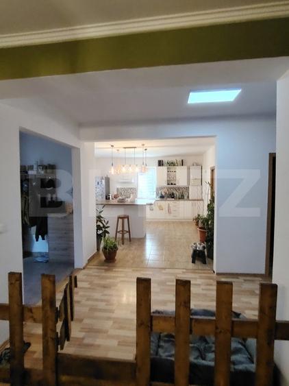 Casa deosebita cu 3 camere si spatiu comercial in Sangeorgiu de Mures