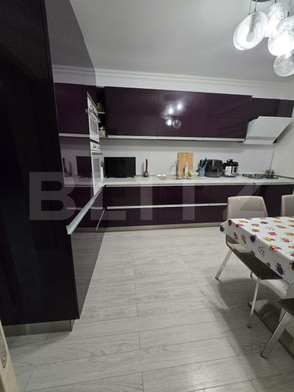 Casă de vânzare, 305 mp, zona Șendreni