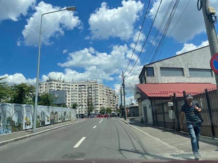 Aparatorii Patriei - Metrou - Metalurgiei Parc