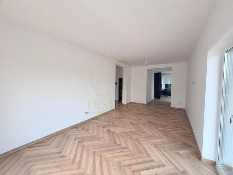 Penthouse semimobilat cu 3 camere | Torontalului
