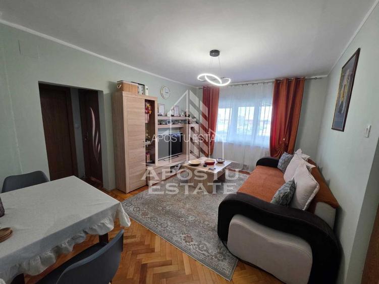 Apartament de vanzare cu 3 camere,centrala proprie,zona Gheorghe Lazar - 2