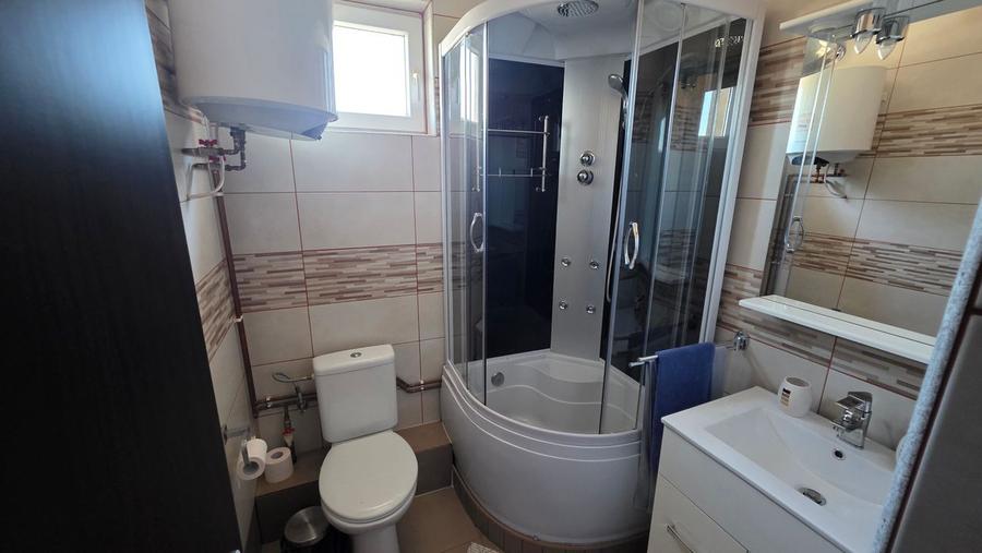 Clădire Comercială + Apartamente | 390 mp | Drumul European |