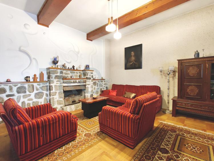 COMISION 0% Casă cuplată/5 camere/garaj/curte/zona Spitalul Cisnădie