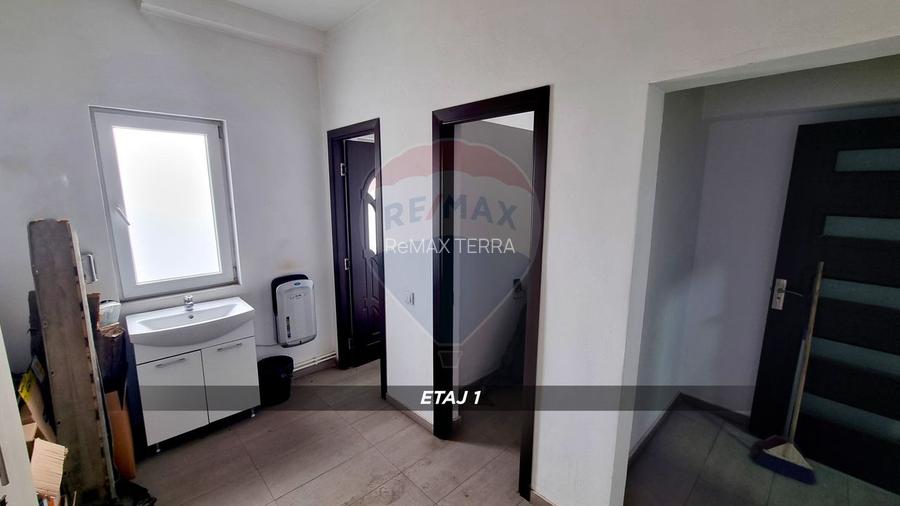 Clădire mixtă de vânzare, 1.055 MC, teren 350 mp str. Fabricii BM - 21