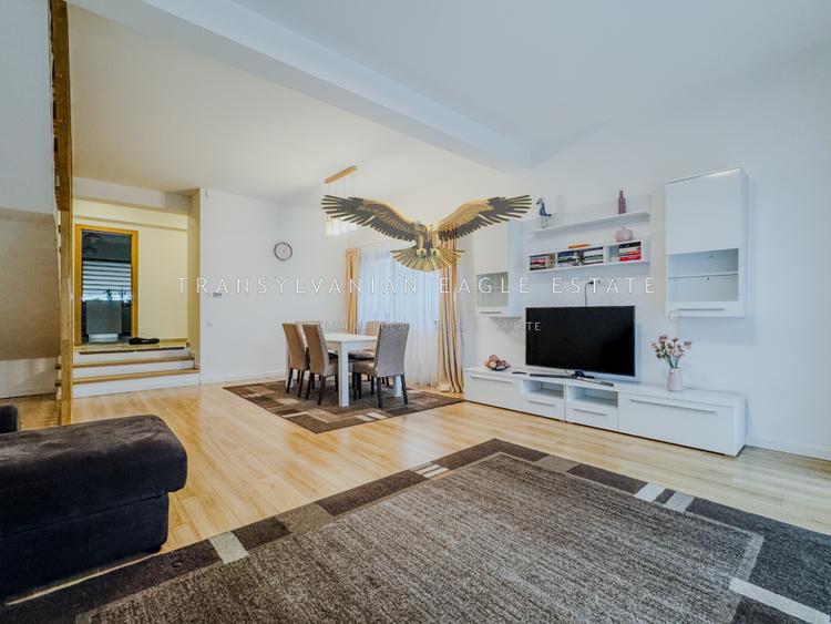 Casă modernă de tip duplex situată în Cartierul Europa