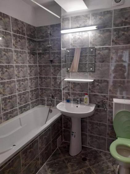 Apartament 3 camere în zona CALEA TURZII