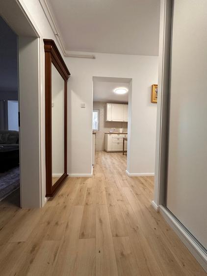 Vanzare apartament 3 camere decomandat, Bd. Timisoara, renovat, centrala proprie