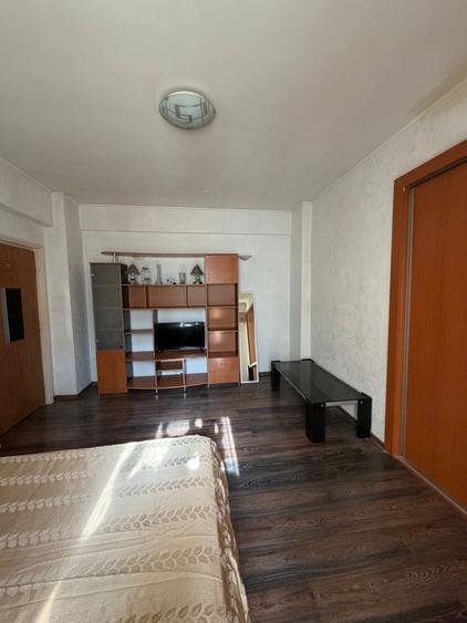 Garsonieră | Metrou P-ta Romană | 36 mp | Renovat 2022 | Pet friendly