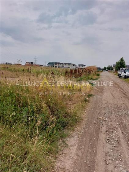 Teren constructii,bine amplasat,ultimile case la 250-300 m,deschidere generoasa. - 4
