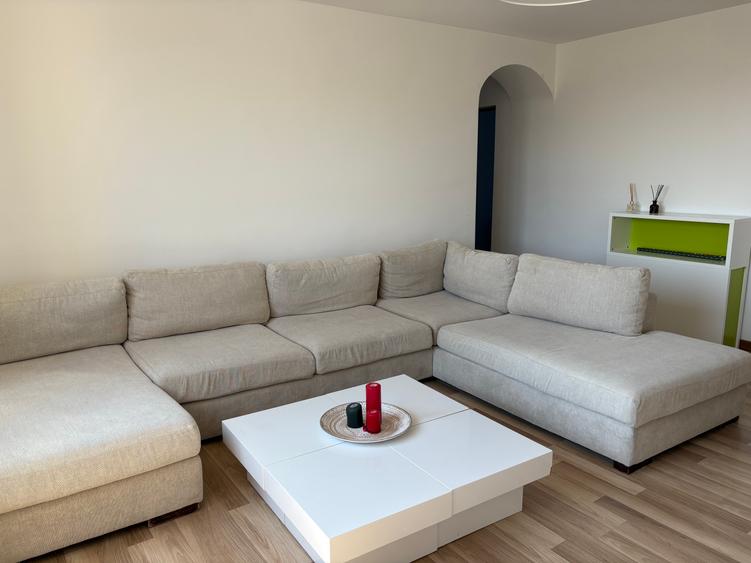 Magheru, ap. 3 camere, 75mp utili, et.5, mobilat, centrala proprie, 550Euro/luna