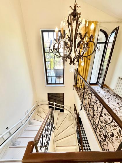 Ansamblu rezidential exclusivist | Casa cu Piscina si curte, Teren 960 mp
