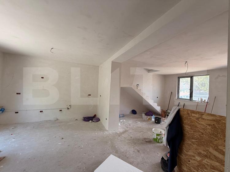 Triplex nou, 107.40 mp, teren 306 mp, zona Calea Severinului - Ambasador