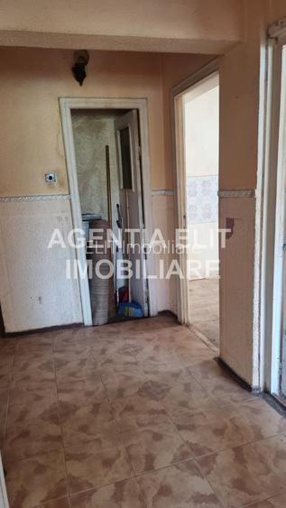 Apartament 3 camere, zona Bucovina - 8