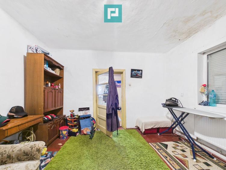 Casă cu 3 camere de vânzare în zona Bujac