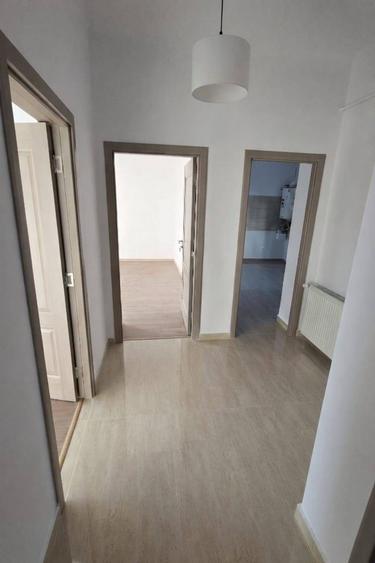 3 camere zona The Office, bloc din caramida!