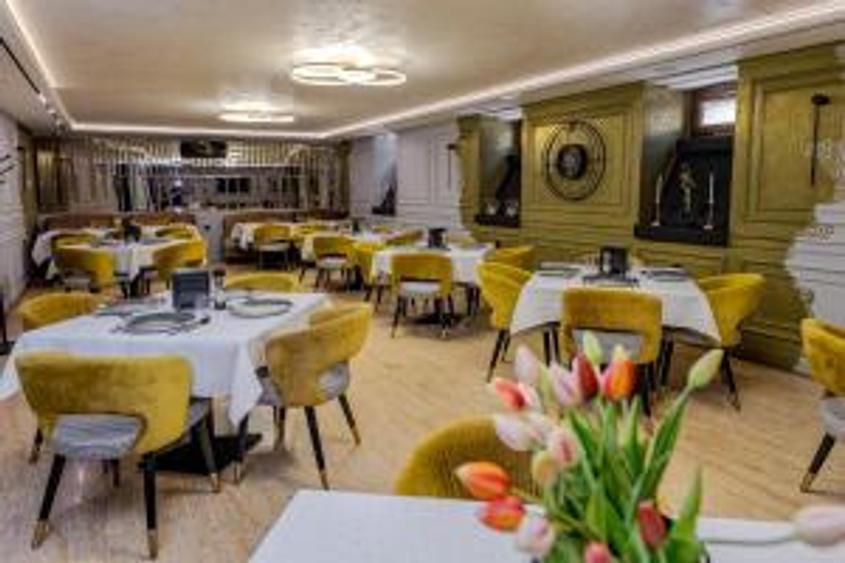 Proprietate unică în Cetatea Alba Carolina – Hotel 4| Business la cheie |