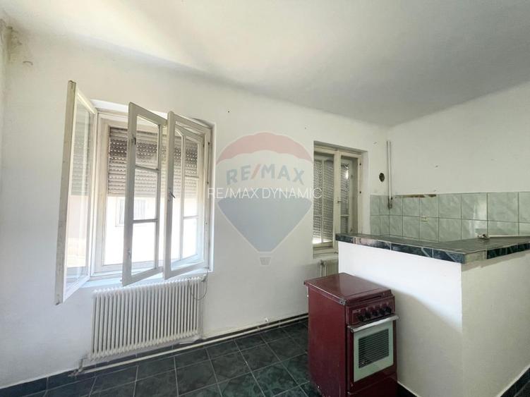 Casă cu 3 camere de vânzare în zona centrala comison 0% + garaj - 17