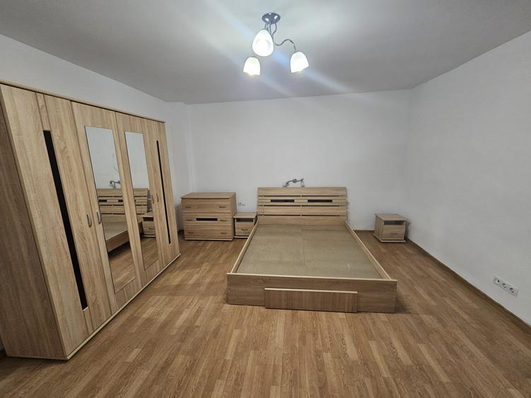Apartament 2 camere renovat, 65 mp, cu pod mansardabil, Centru!