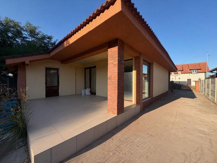 Casa individuala, 119mp utili, 500mp teren in Sanmihaiul Roman