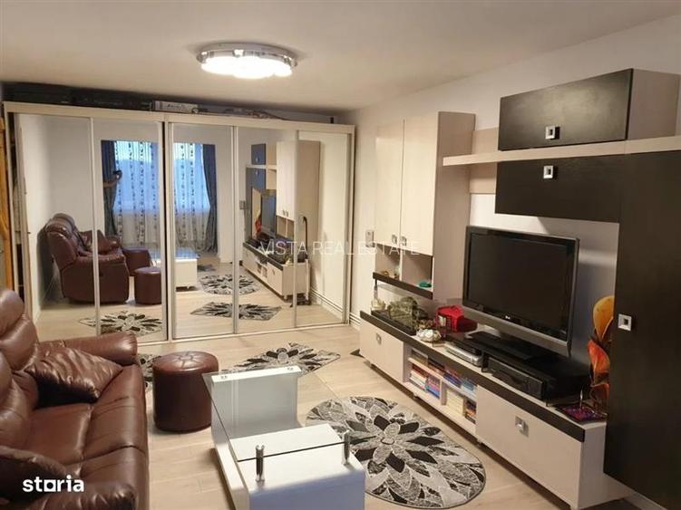 Apartament 4 camere, 2 bai, etaj 3/4, decomandat, cartier Tractorul. - 2