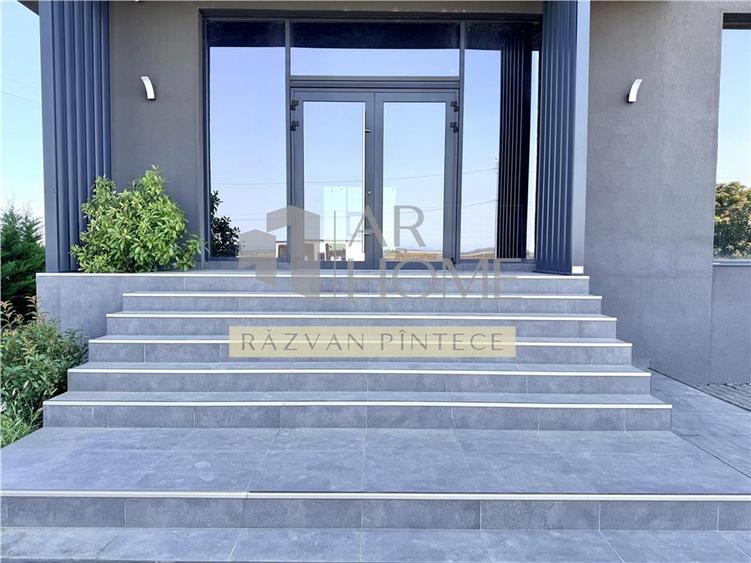 Spatiu comercial 248,6 mp, parcare, Nord Cartier Albert, Ploiesti