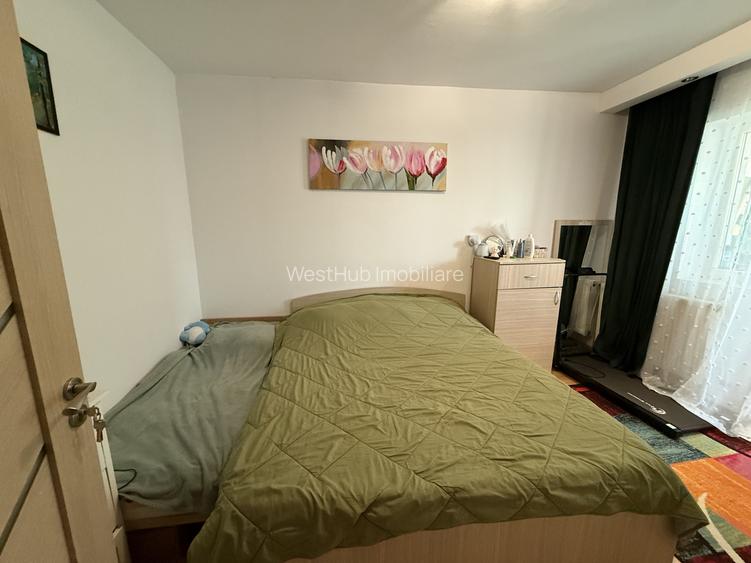 Apartament 3 camere, open-space, etaj 4 cu acoperis - Buziasului - 2