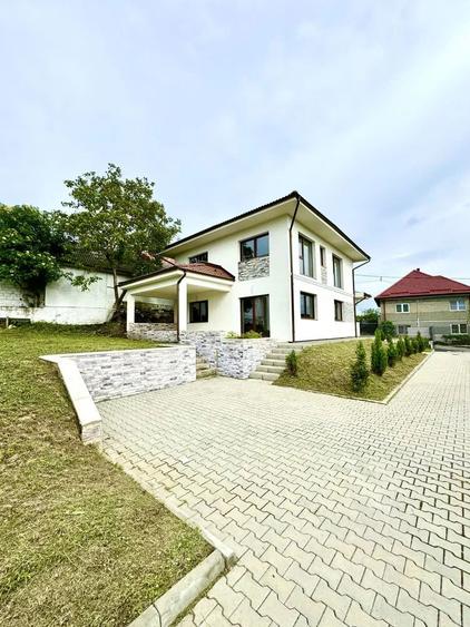 Casă Individuală | 193 mp utili, 539 mp teren | Chinteni | Ansamblu exclusivist