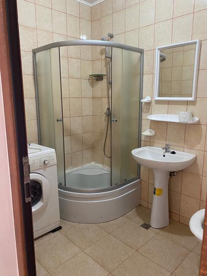 Apartament 2 camere Floresti, strada Porii, decomandat, et. 1/3, cu parcare