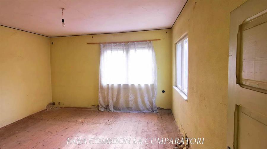 STIRBEI - VODA CASA CU TEREN 2000 MP