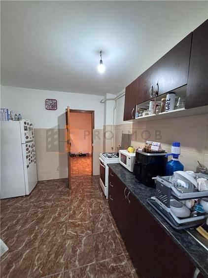 Apartament 3 camere cf 1 decomandat zona Micro 3