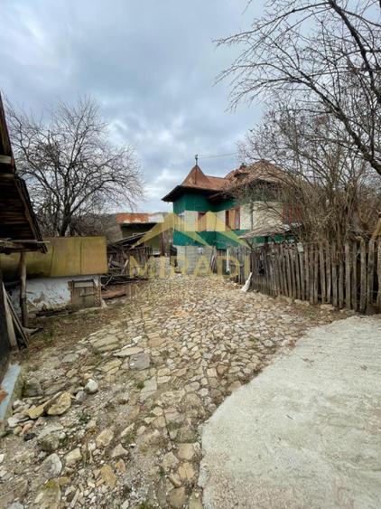 VANZARE CASA TEREN