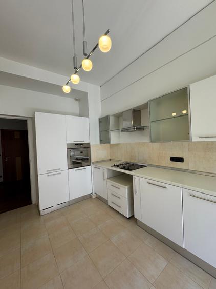 Elegant 4-bedroom duplex//200 sqm//terrace//Primaverii