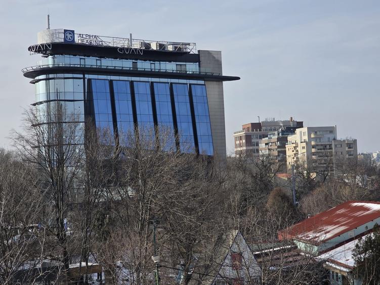 Birou Complet Mobilat | Vedere către Pescariu | Barbu Văcărescu