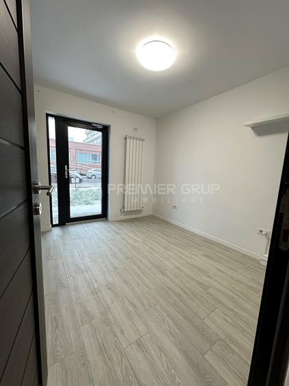 Spațiu comercial cu 3 căi acces și loc de parcare 36mp, Podu Roș, CT
