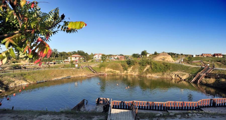 AFACERE LA CHEIE - Complexul turistic in incinta lacurilor Ocna Sibiului - 25