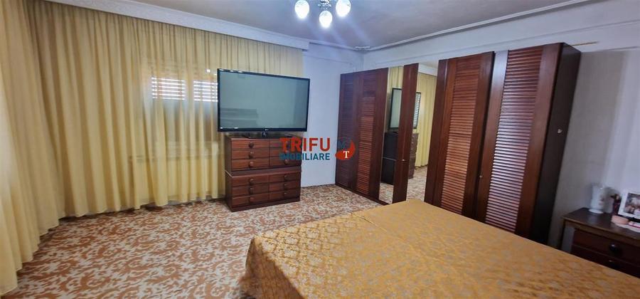 Casa 5 camere 743 mp teren Sebes