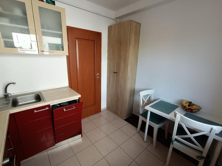 Bloc Nou/Girocului - Apartament decomandat cu 2 camere