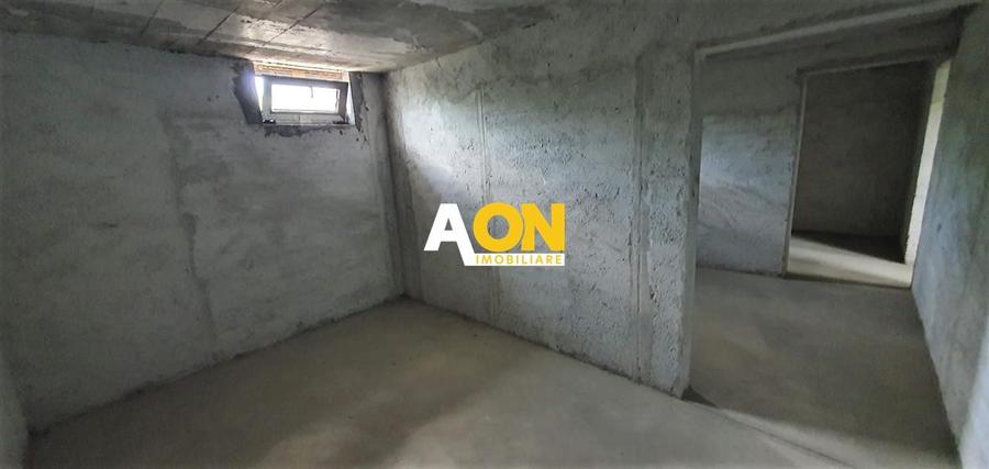 Casa 4 camere 300 mp teren zona Partos