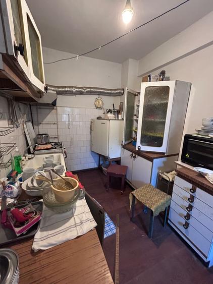 Casa 3 camere Zona Centrala, constructie caramida si boltari.