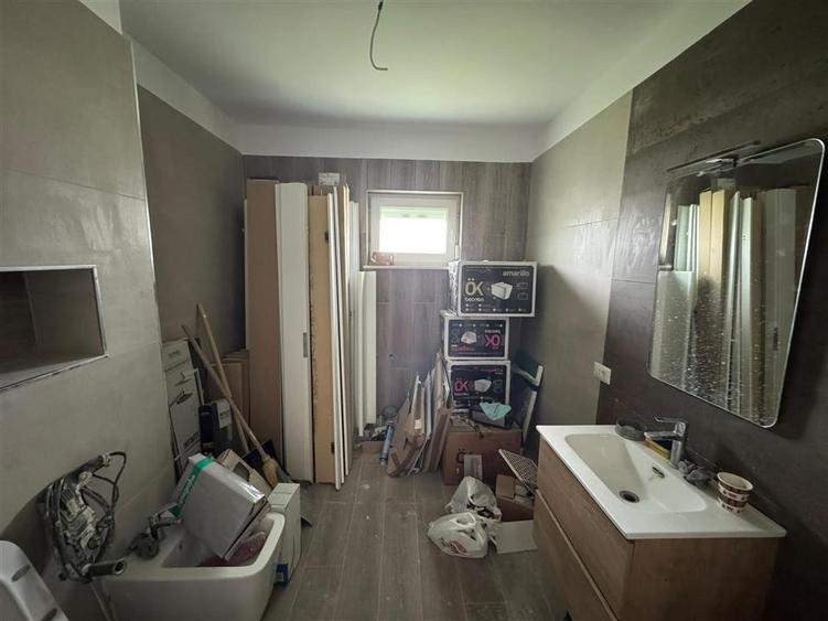 Sp comercial bloc nou, Expres Residence, 100 mp, 2 bai