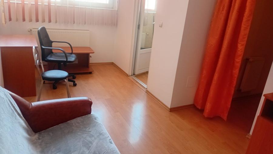 Inchiriez apartament UTA Ared
