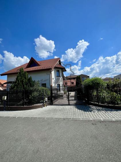 Casa/Vilă Single în Șelimbăr | teren 863m | Pretabilă 2 familii