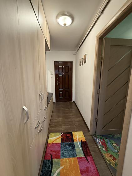 Apartament 3 camere, open-space, etaj 4 cu acoperis - Buziasului