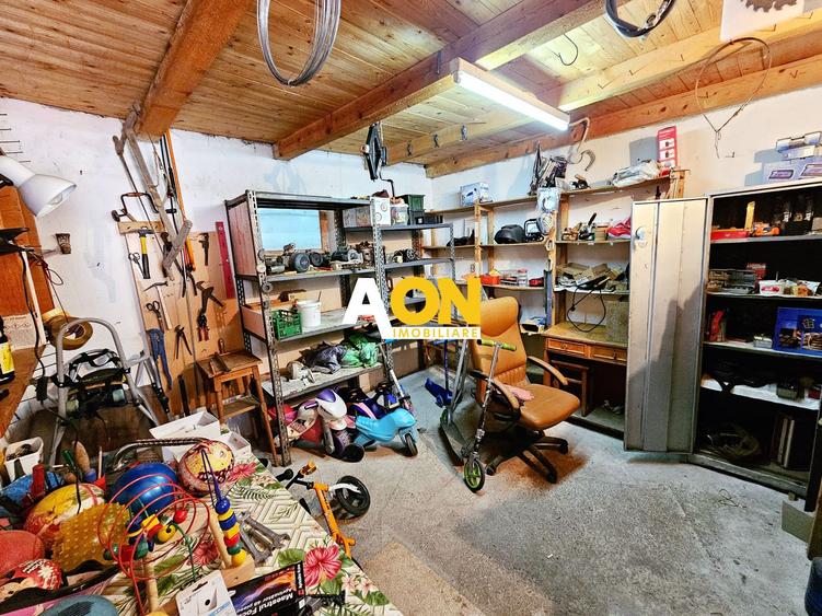 Casa cu 2 corpuri de cladire, 744 mp teren, toate utilitatile, Micesti