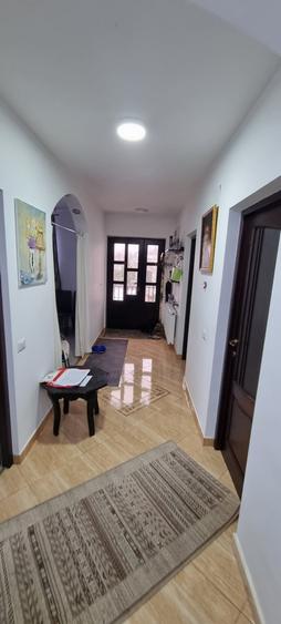 Casa cu etaj la cheie